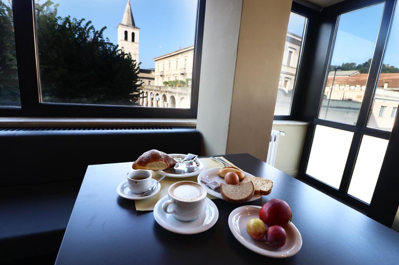 Hotel Clarici Spoleto Kültér fotó